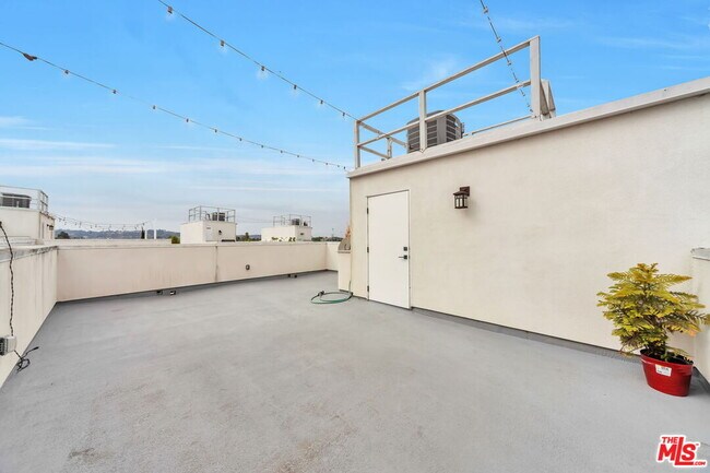 Building Photo - 1824 Redondo Blvd