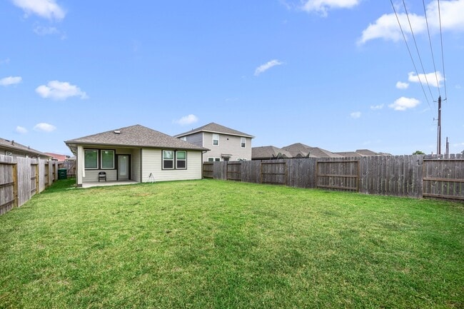 Building Photo - 5547 Madden Ln