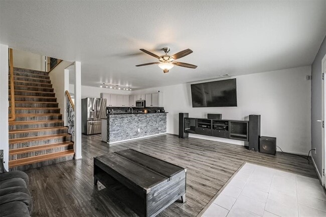 Building Photo - 3142 View Valley Trail