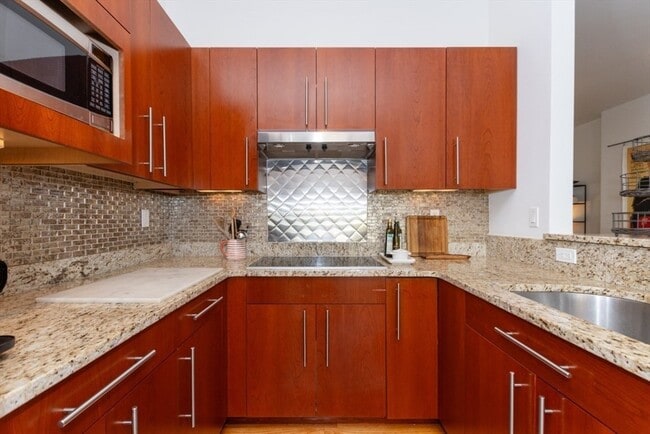 Building Photo - 769 Heath St