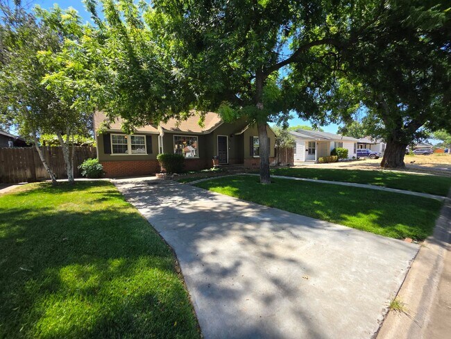 Building Photo - Charming Bungalow in La Loma neighborhood!