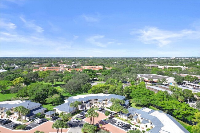 Building Photo - 8137 NW 17th Manor