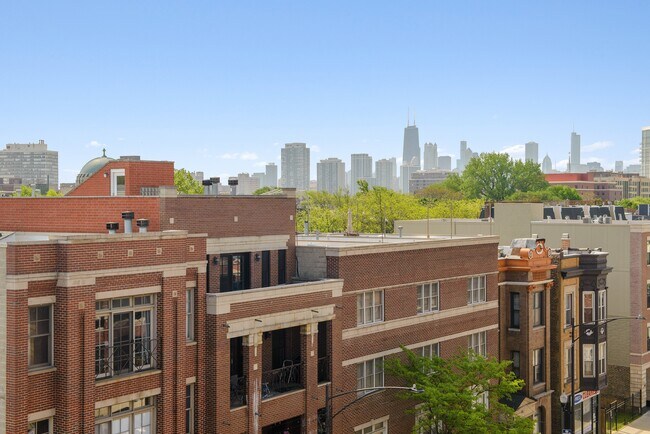 Building Photo - 2632 N Halsted St