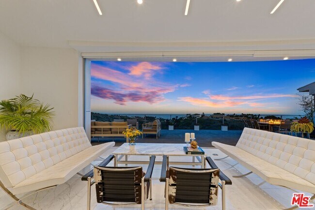 Building Photo - 28405 Via Acero