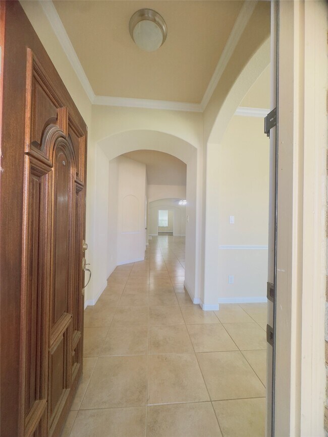 Building Photo - 26327 Cedar Pine Dr