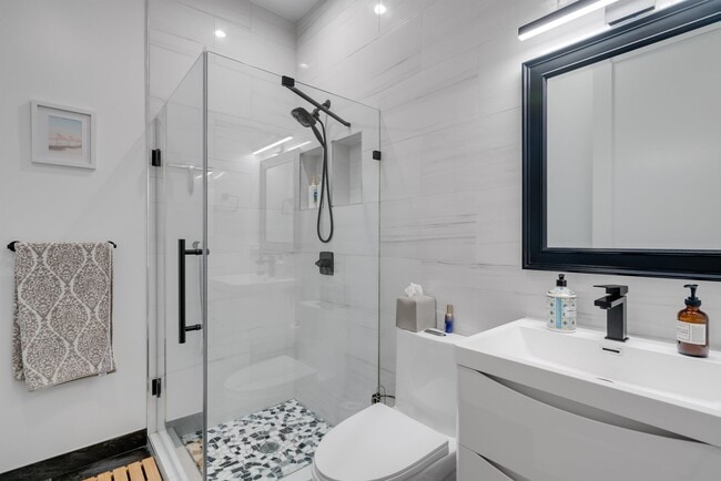 Building Photo - 287 Webster Ave