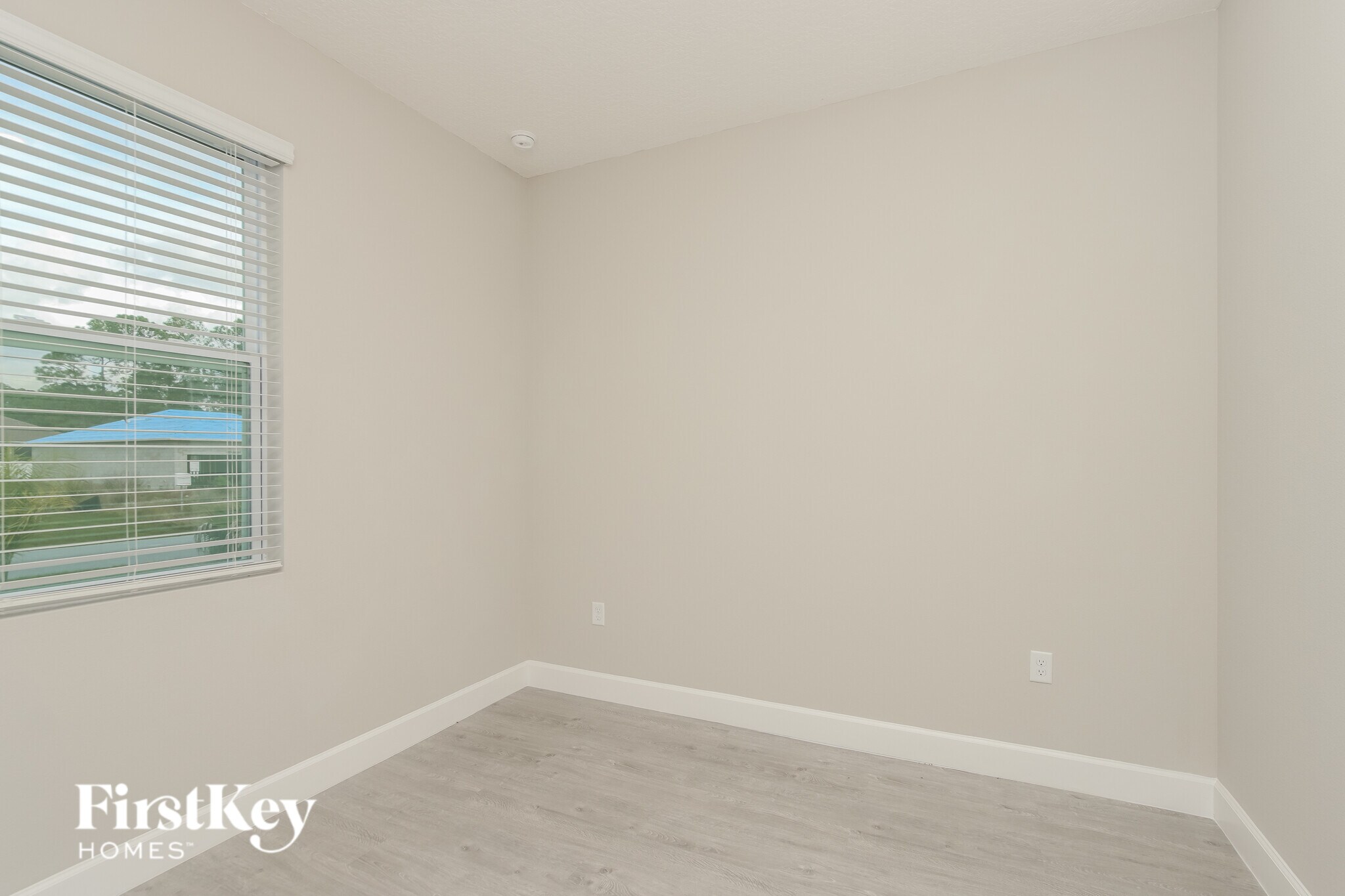 Building Photo - 542 Reading St SE