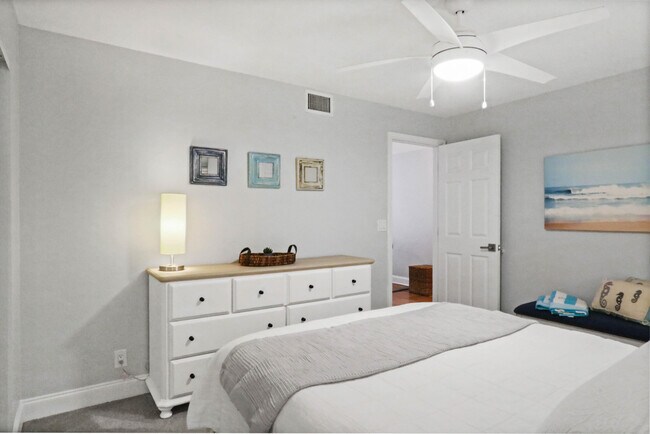 Building Photo - 1605 S US Hwy 1