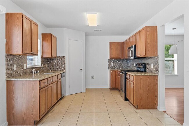 Building Photo - 905 Rocking Spur Cove