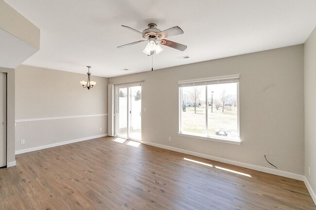 Building Photo - Charming 3 Bedroom 3 Bath Townhouse in Green Valley Ranch!