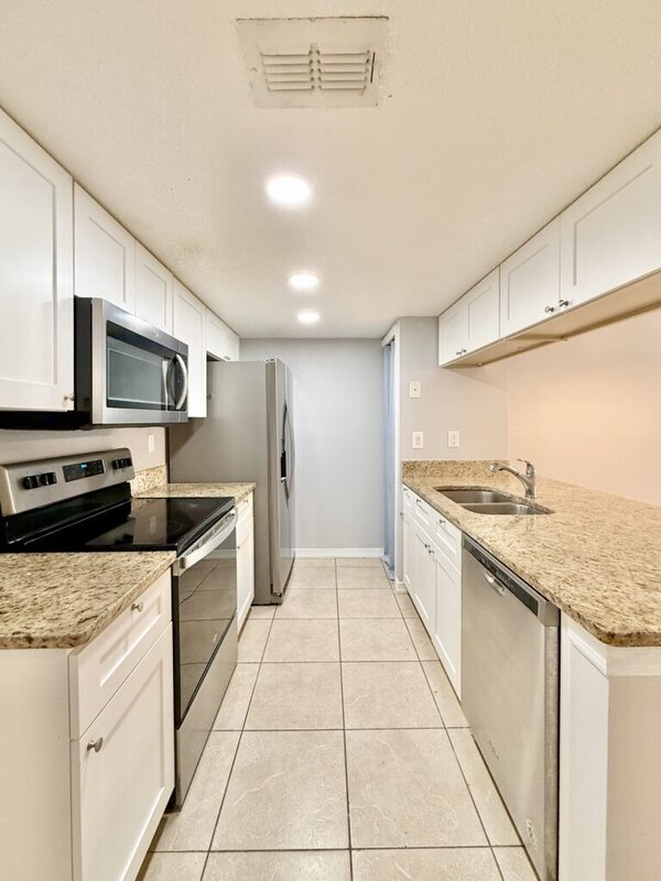 Building Photo - 2723 N Poinciana Blvd