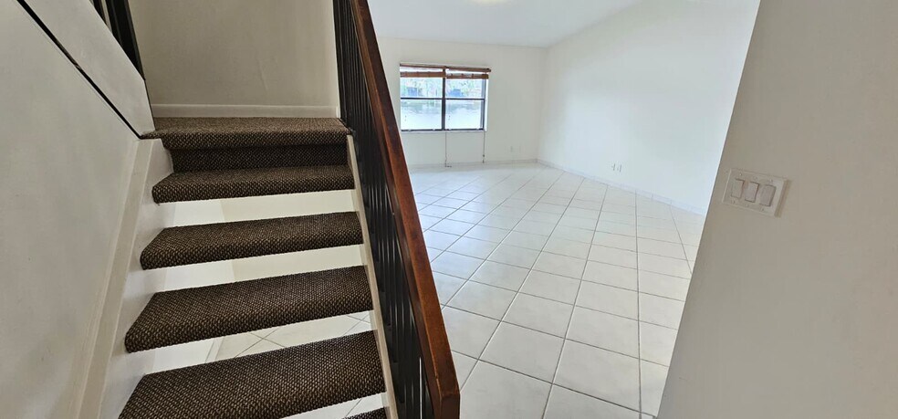 Building Photo - 1061 NW 122nd Ter