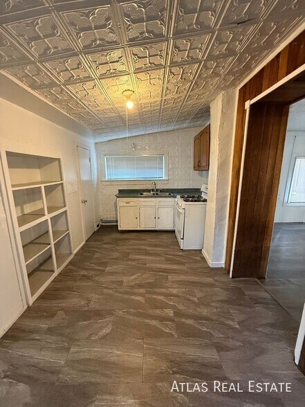 Building Photo - 2924 W 4th Ave