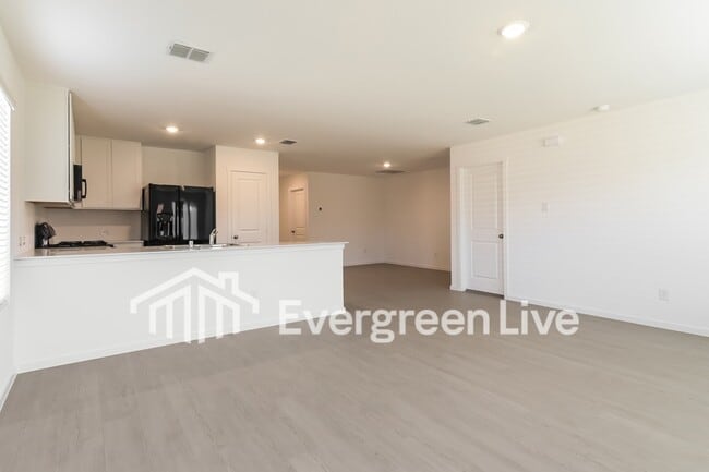 Building Photo - 6724 Haines Dr