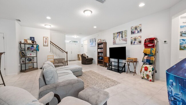Building Photo - 613 Lancewood Ct