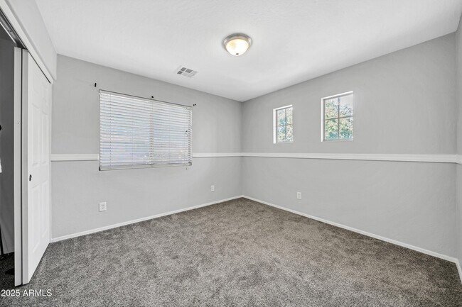 Building Photo - 15385 W Cottonwood Cir