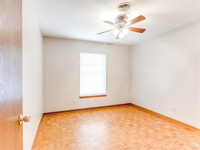 Building Photo - 1804 Melrose Dr