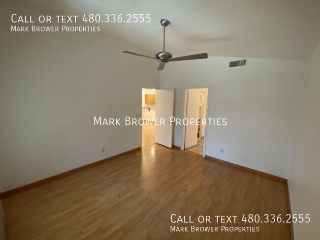 Building Photo - 1120 N Val Vista Dr