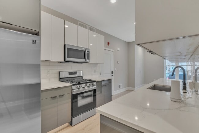 Building Photo - 937 N 29th St
