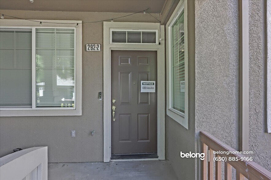 Building Photo - 292 Wildrose Common