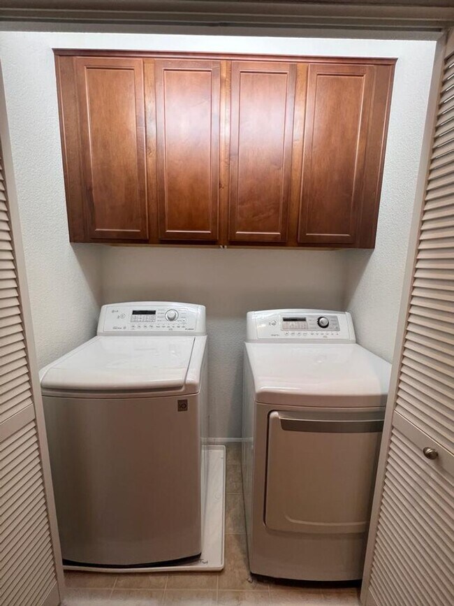 Building Photo - 427 Anchor Ln