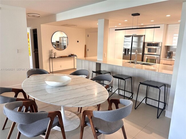 Building Photo - 170 Ocean Ln Dr