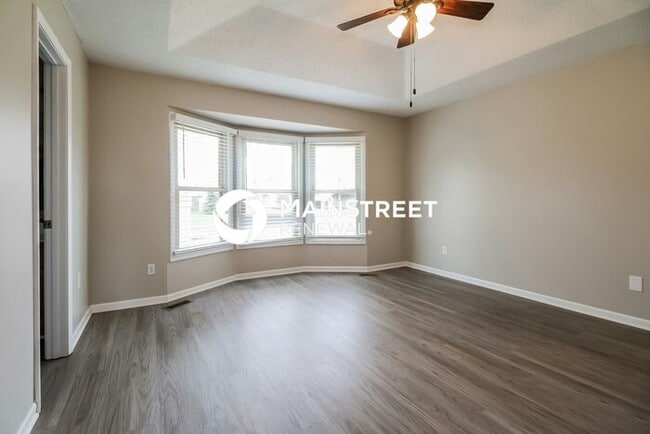 Building Photo - 3 Bedroom Pet-Friendly Home in Kearney, MO with Main Street Renewal