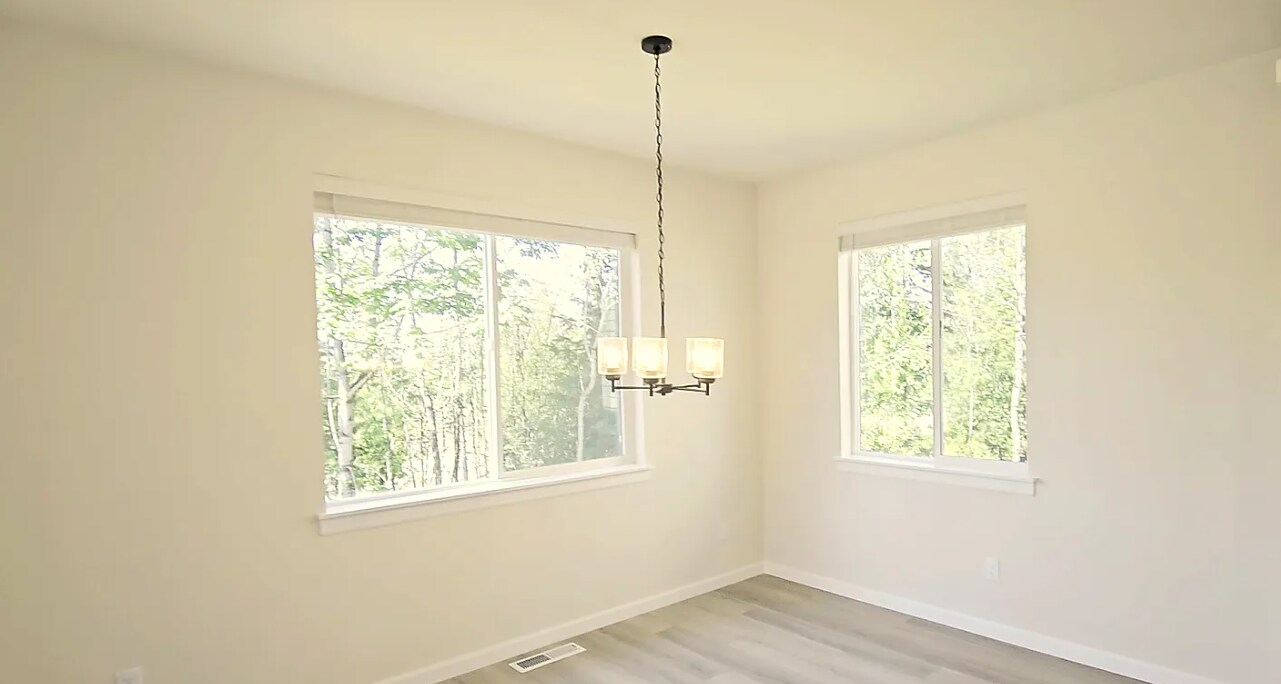 Building Photo - 14936 Tyee Dr E