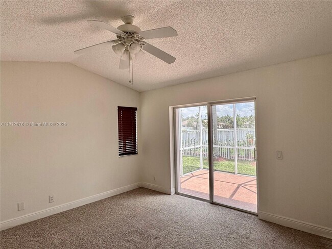Building Photo - 4481 Dogwood Cir