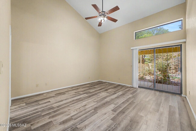 Building Photo - 5250 Woodspring Dr