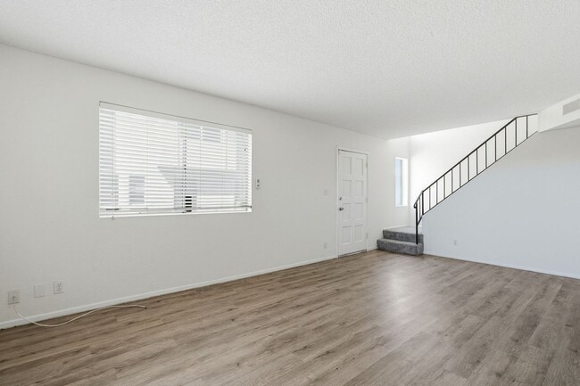 Building Photo - Ready to Move In - Two Bedrooms!