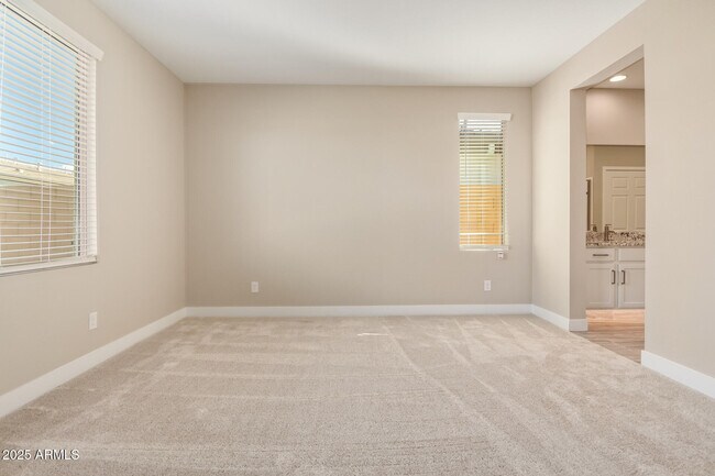 Building Photo - 39801 N Trajen Pl