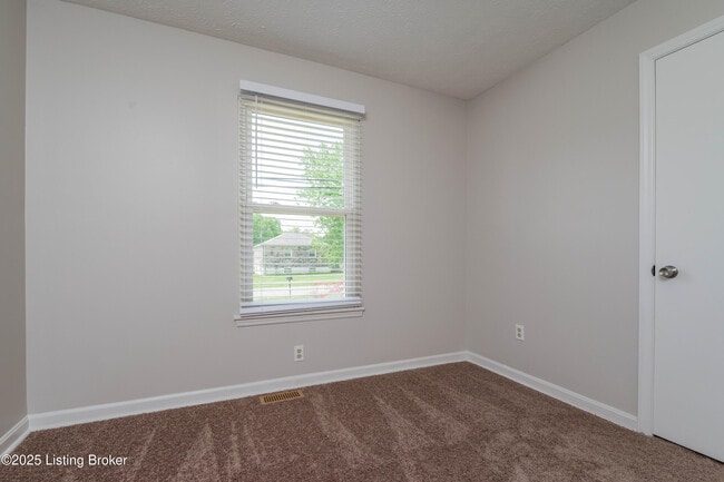 Building Photo - 6703 El Rancho Rd