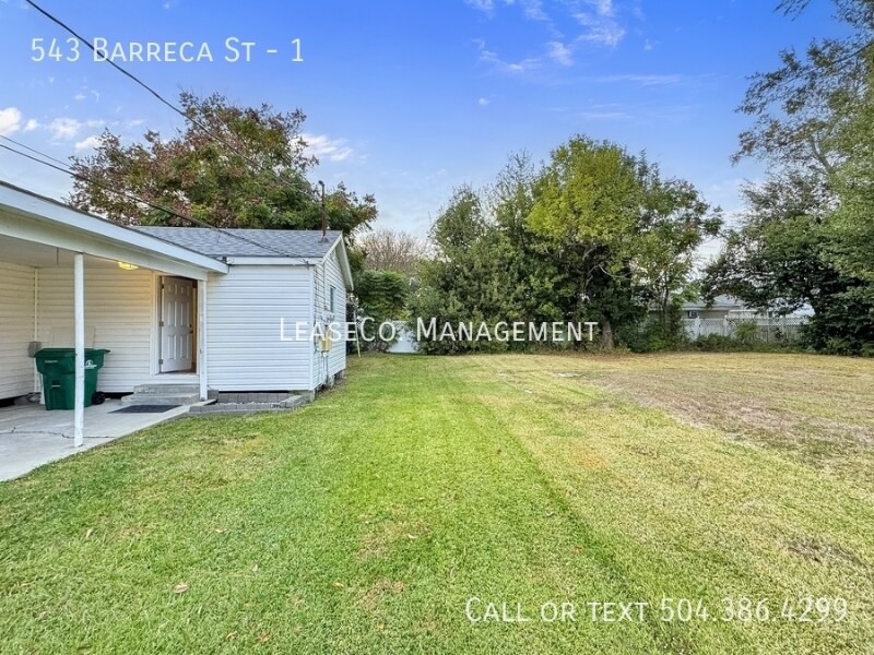 Building Photo - 543 Barreca St