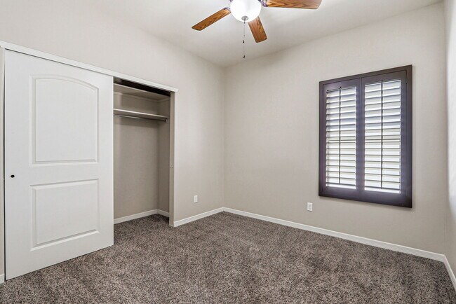 Building Photo - 782 Lemington St