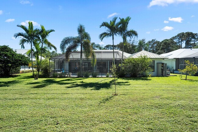 Building Photo - 2245 SW Oak Ridge Rd