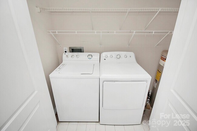 Building Photo - 400 N Church St