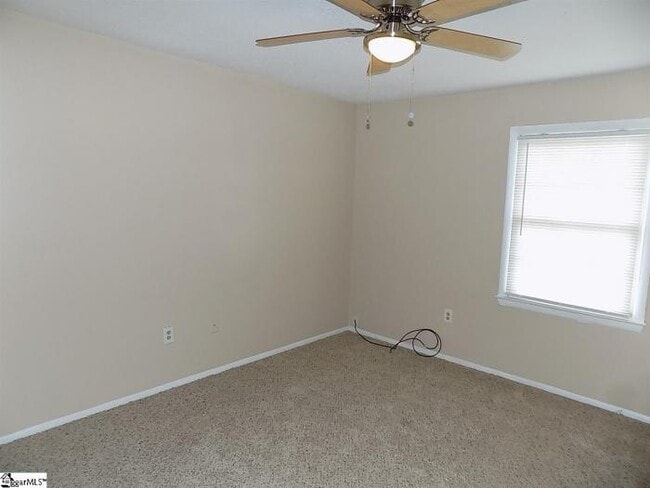 Building Photo - 3 bedroom in Greenville SC 29611