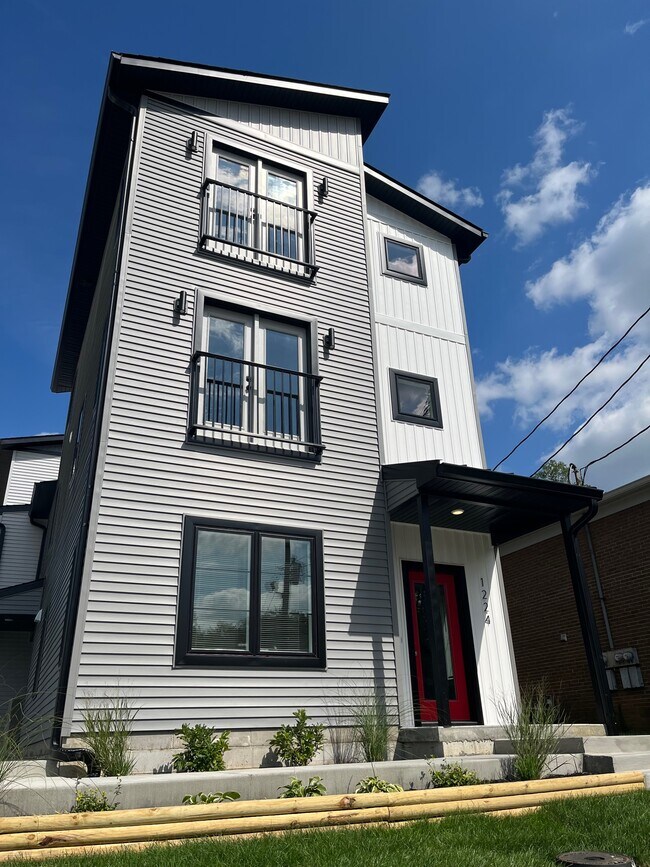 Building Photo - 601 E Miller Dr