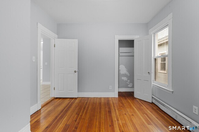 Building Photo - 354 Poplar St