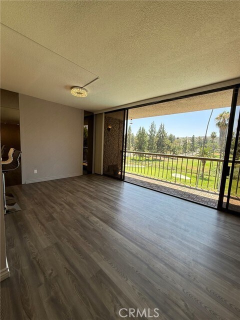 Building Photo - 5555 Canyon Crest Dr