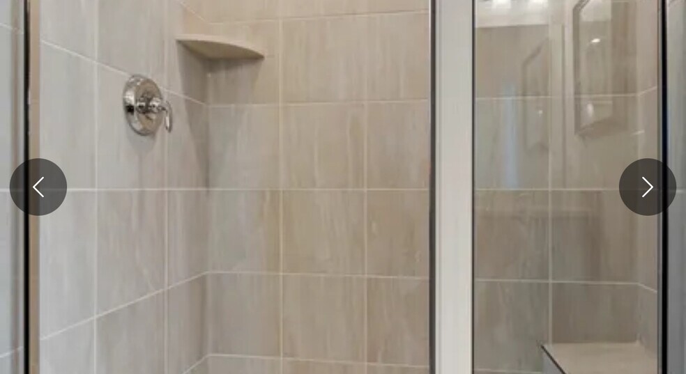 Building Photo - 658 Brookwood Glen Ter