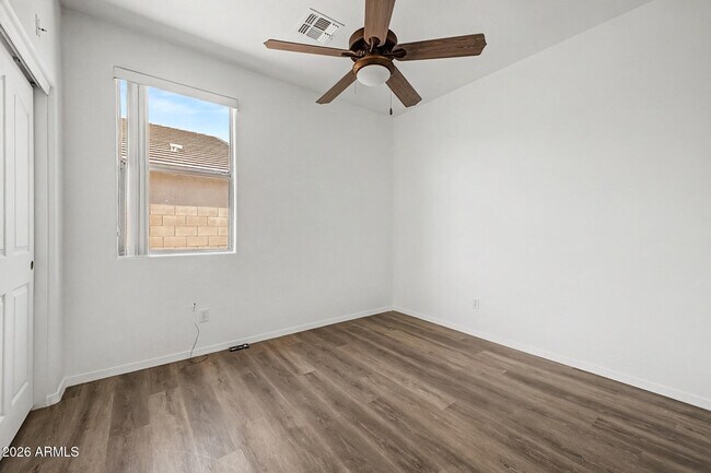 Building Photo - 4255 E Cherry Hills Dr