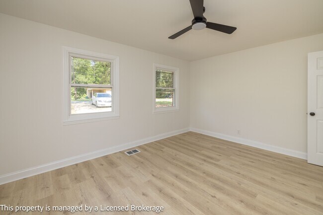 Building Photo - 409 Eastover Ave
