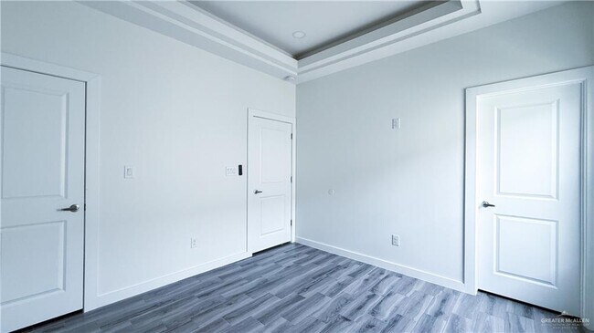 Building Photo - 1201 E Iris Ave