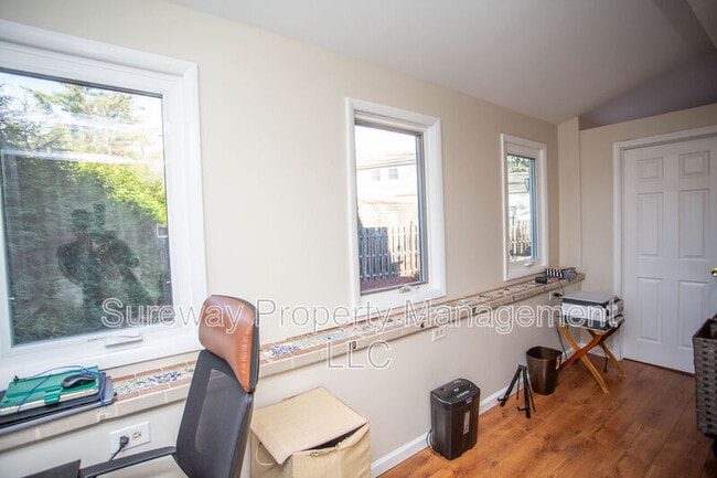 Building Photo - 90 Clubhouse Rd