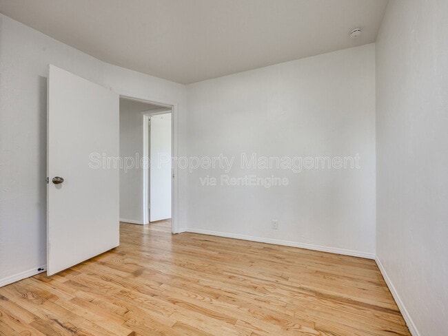 Building Photo - 4608 N Libby Ave