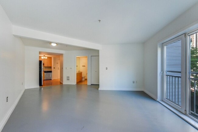 Building Photo - Easy on the Budget