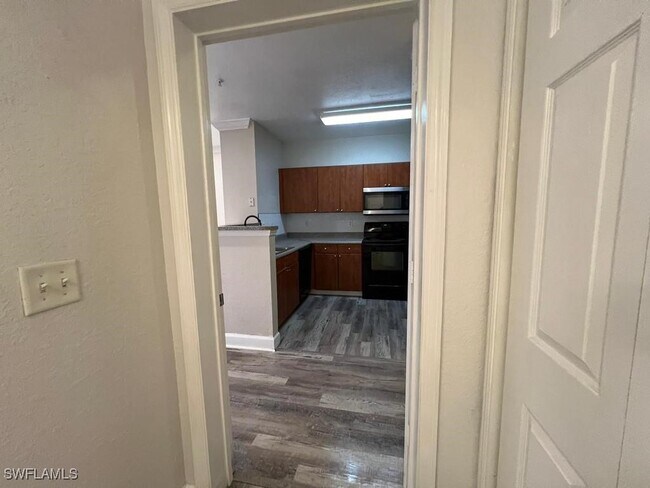 Building Photo - 202 E South St