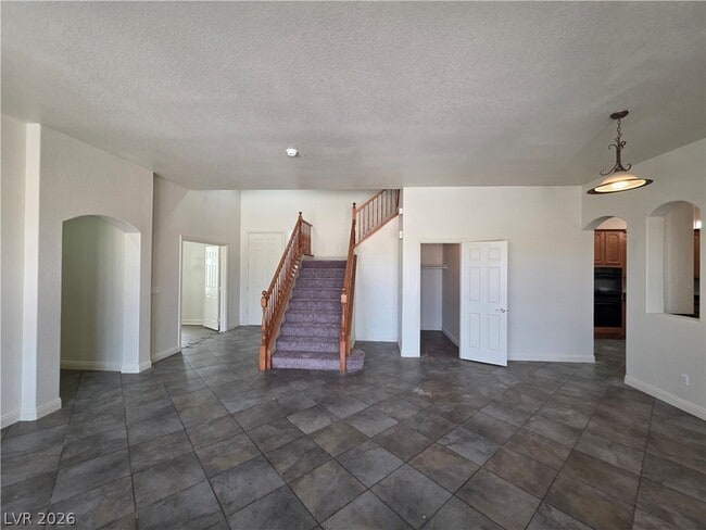 Building Photo - 9622 Staff Ln